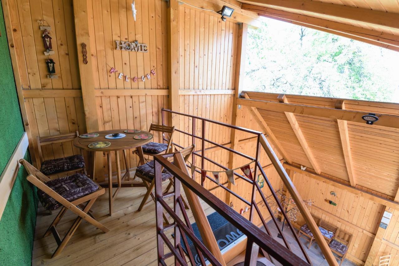 Apartamento Wooden Attic Braşov Exterior foto